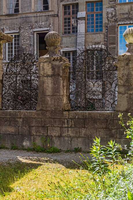 Visite guidée : Demeures de la noblesse chambérienne et allées secrètes