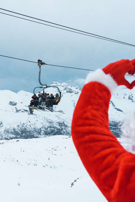 Santa's surprise arrival and groomer ballet