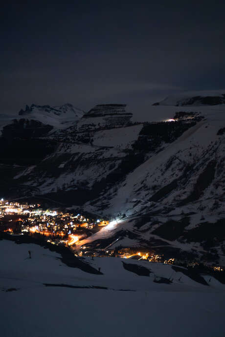 Night skiing in Vallée Blanche