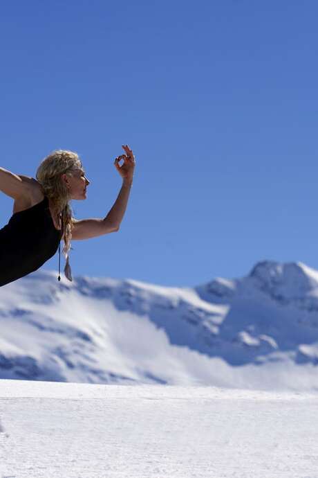 Yoga by Charlotte Saint-Jean