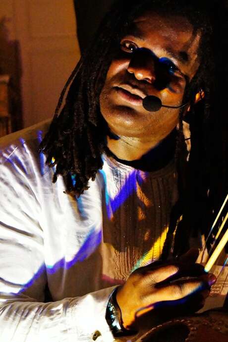 Dino -Théâtre : Djagué, le chasseur