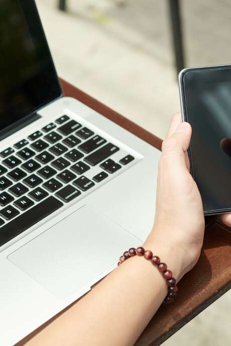 Atelier numérique : Transférer ses photos téléphone vers l'ordinateur