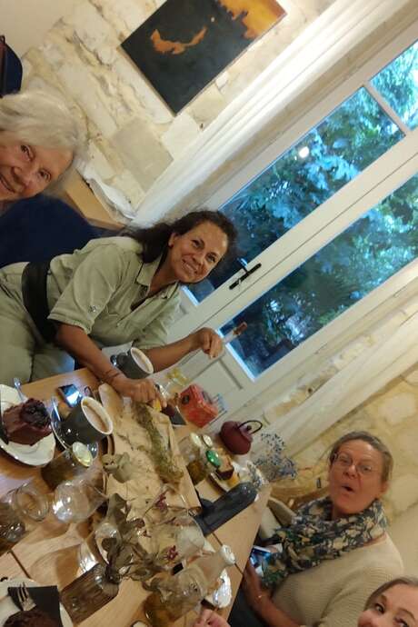 Cueillette et création : le rituel nature du printemps