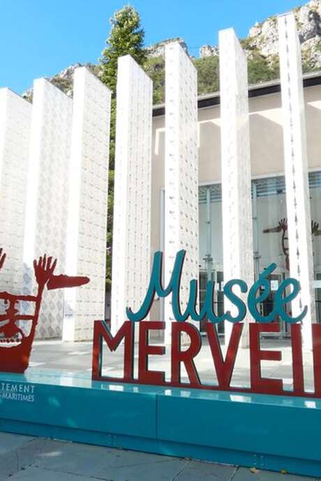 Sorcier & Friends: die taktile Führung im Musée départemental des Merveilles - Tende