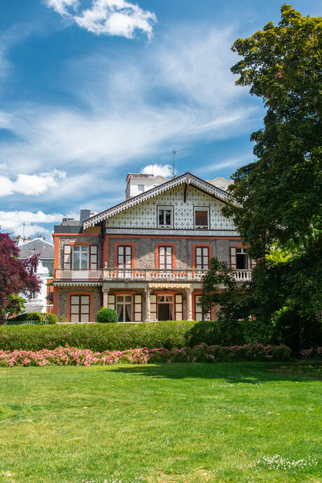 Global Games, guided tour : "Second Empire, the Belle Epoque, Golden Age of Vichy" Global Games, guided tour : "Second Empire, the Belle Epoque, Golden Age of Vichy"