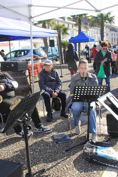 Tonnay celebrates summer and music with its market