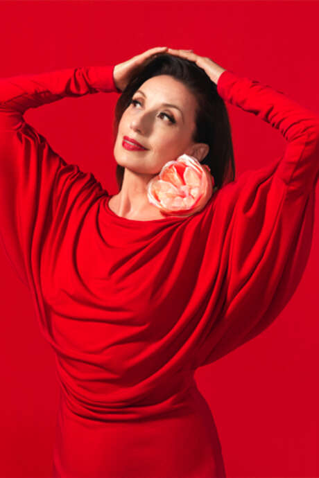 Luz Casal - "Me voy a Permitir"