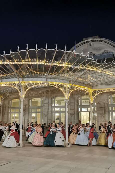 Soirée Eugénie à la mode Bridgerton