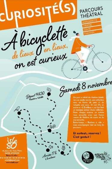 A bicyclette ; de lieux en lieux, on est curieux