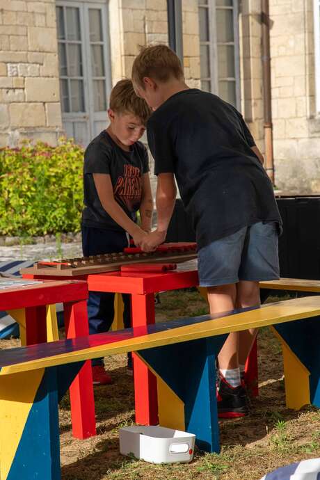 La petite escale de l'Arsenal: a play and relaxation area in the museum courtyard
