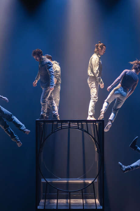 Compagnie Hors Surface - "Face aux Murs"