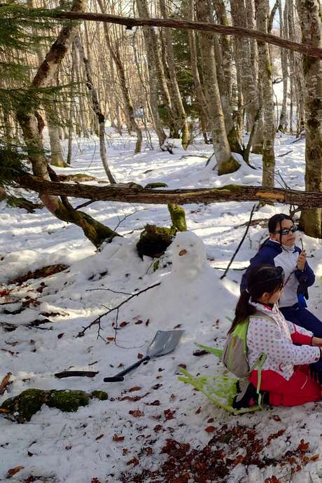 Balade raquettes famille Guimauves sur le feu