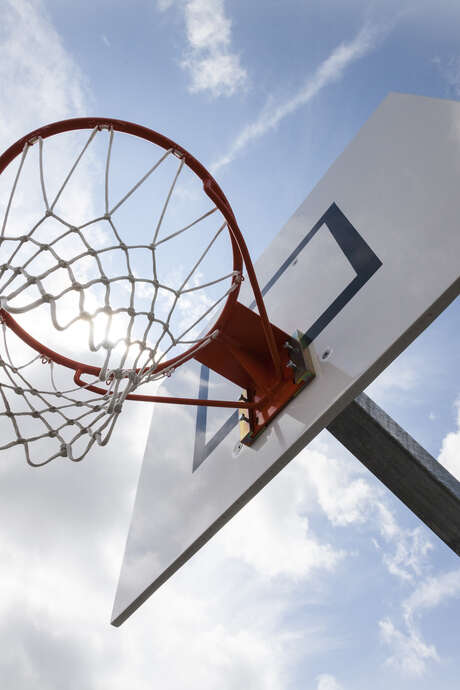 Démonstration de basket 3x3 par des joueurs de l'équipe de France