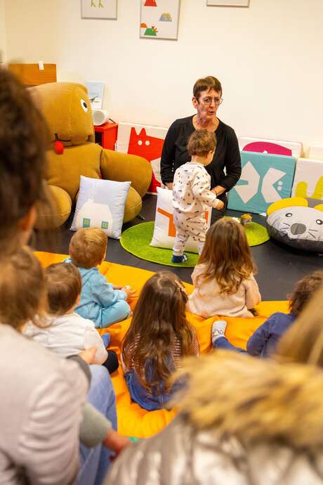 Petites histoires pour petites mains