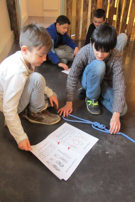 Workshop for kids and family : tighing a knot !