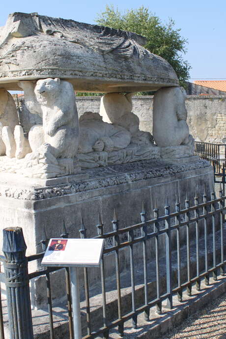 Visite : Le cimetière de Rochefort