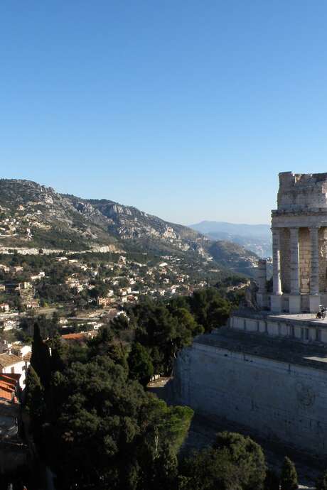 Bauworkshop "Schlau wie ein Römer!" im Trophée d'Auguste in La Turbie