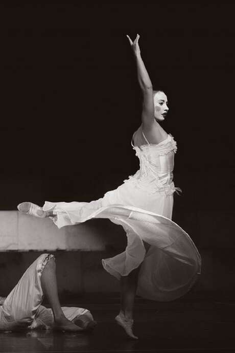 Vernissage der Ausstellung "L'universalité de l'élégance - Le corps se fait nature " von Fabio Lazzaro