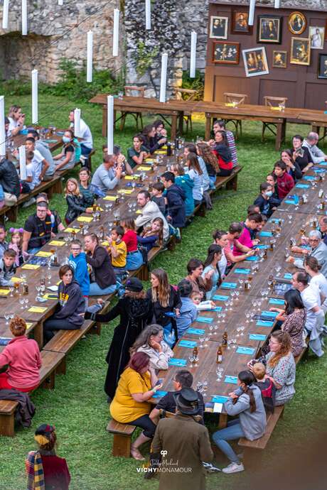 Le Grand Banquet des Sorciers