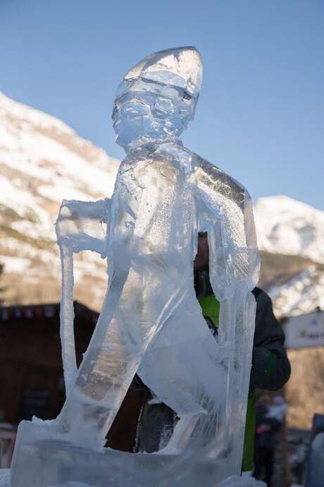 Démonstration de sculpture sur glace