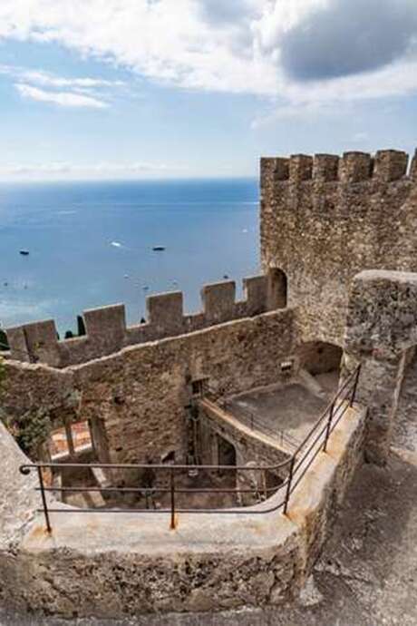 Excursion - Visit and stroll through the Roquebrune Cap Martin village market