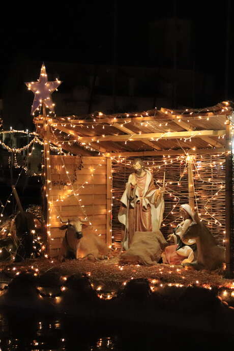 El Belén de Navidad sobre el agua