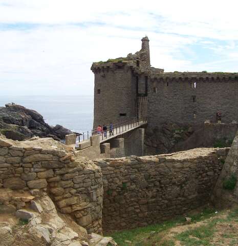 Enquête au Vieux-Château