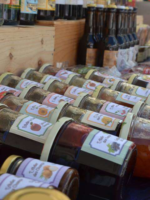 PLACE AUX PRODUCTEURS - MARCHÉ DU TERROIR PLACE AUX PRODUCTEURS - MARCHÉ DU TERROIR