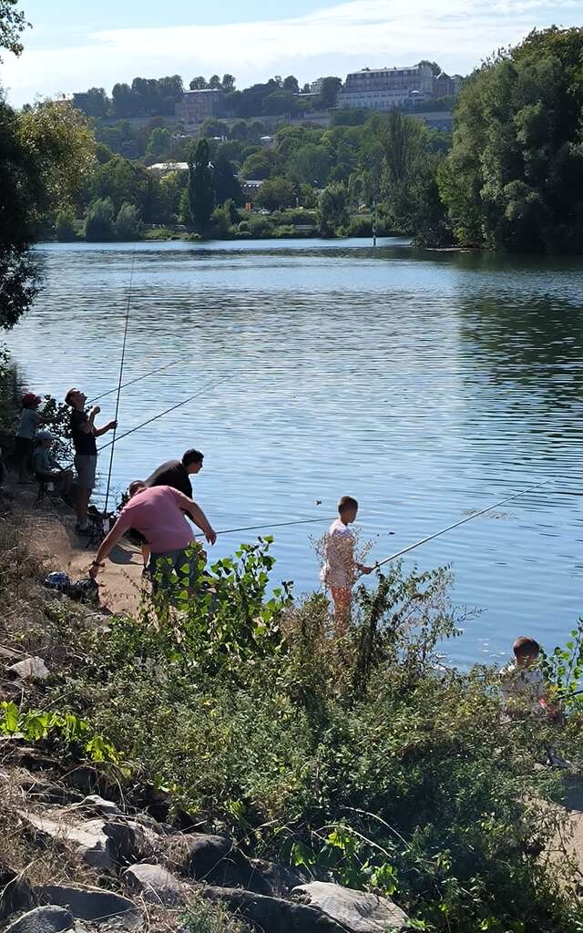 Initiation à la pêche en famille