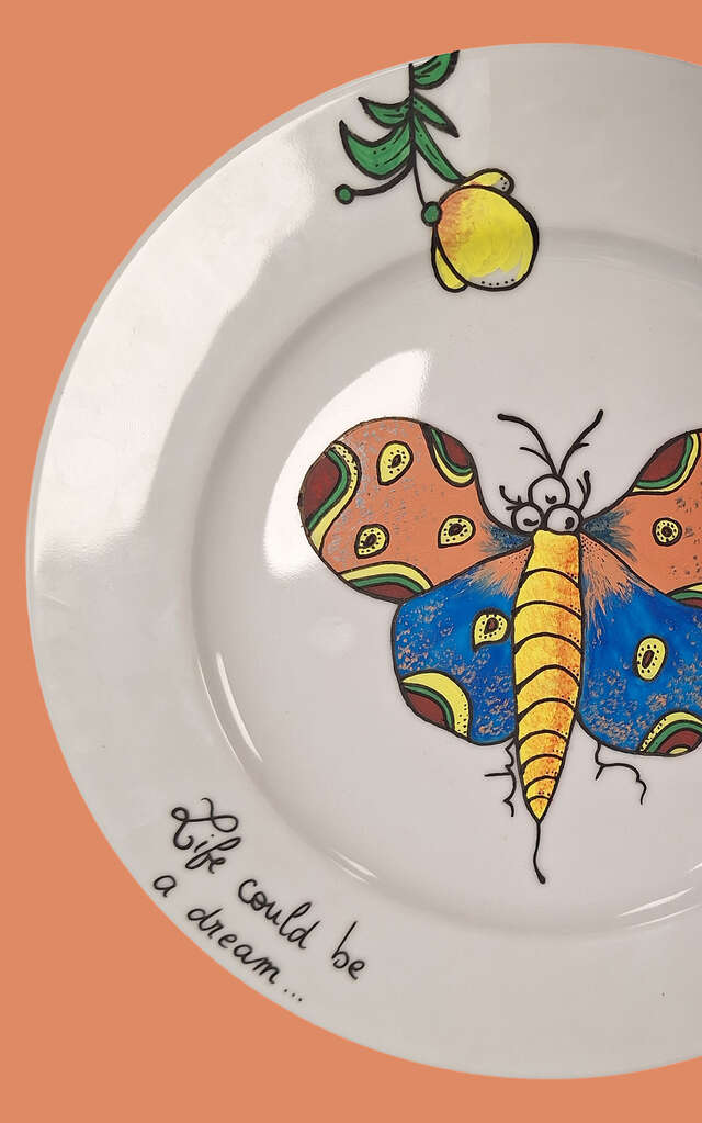 Atelier de peinture sur assiette en famille "le papillon"