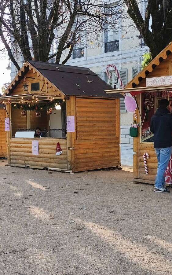 Noël à Pau - Marché de Noël- Sud de la place Royale