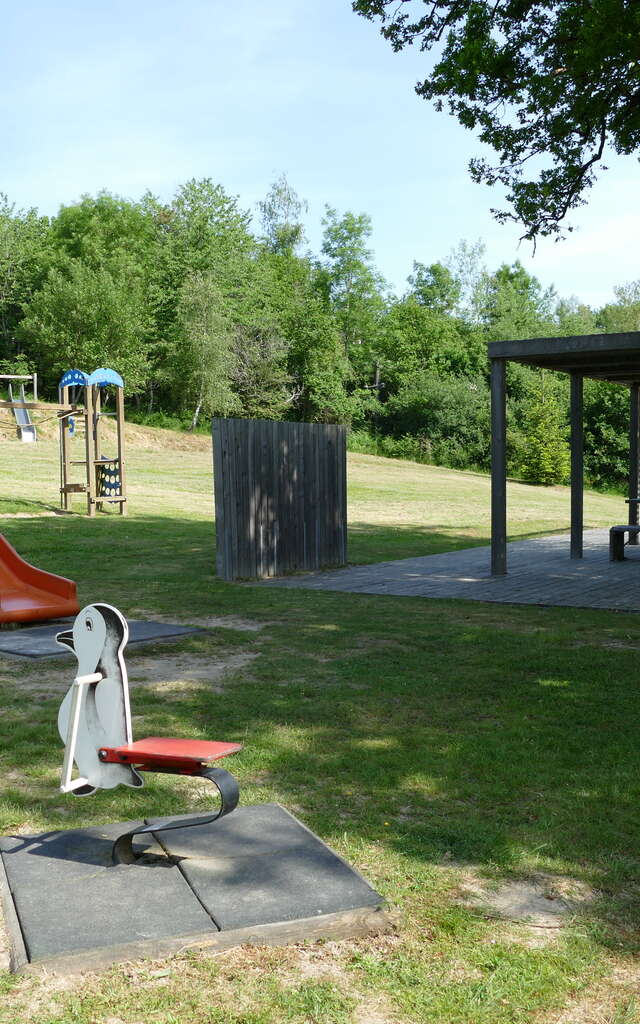 Parc de Coux : Aire de pique-nique et de jeux