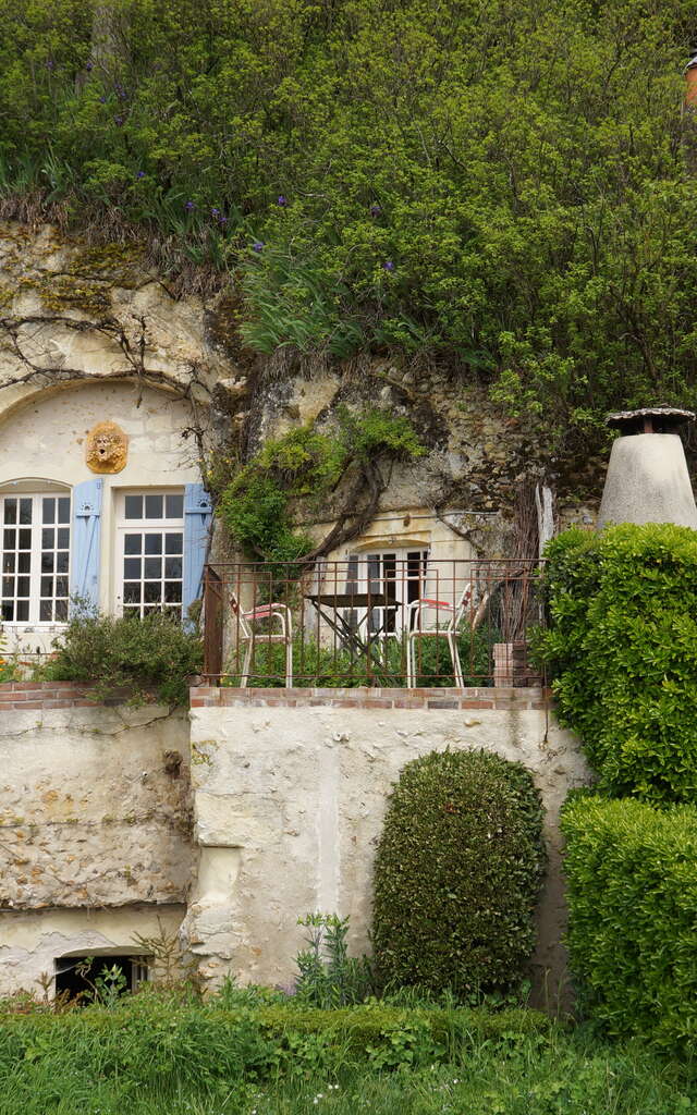 Visit of the village of Trôo (a troglodytic site)