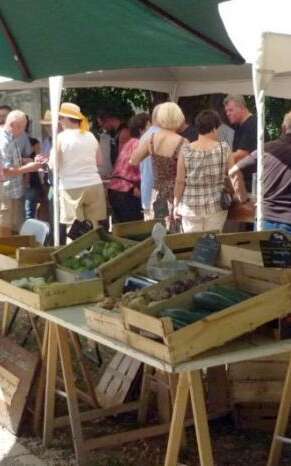 Marché d'été à Fajoles