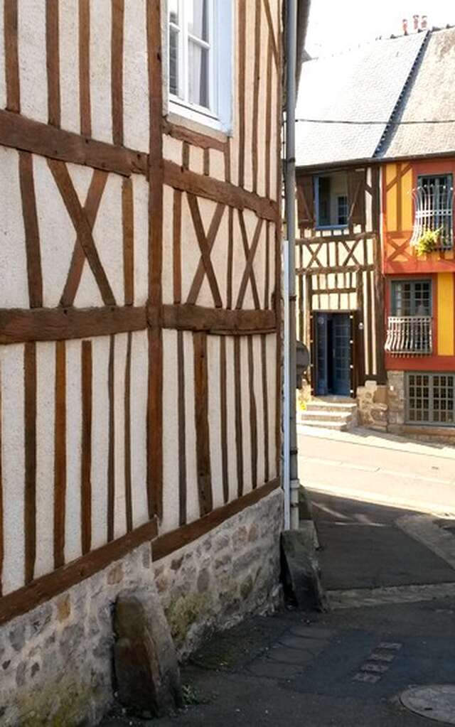 La cité médiévale de Domfront en 60' chrono