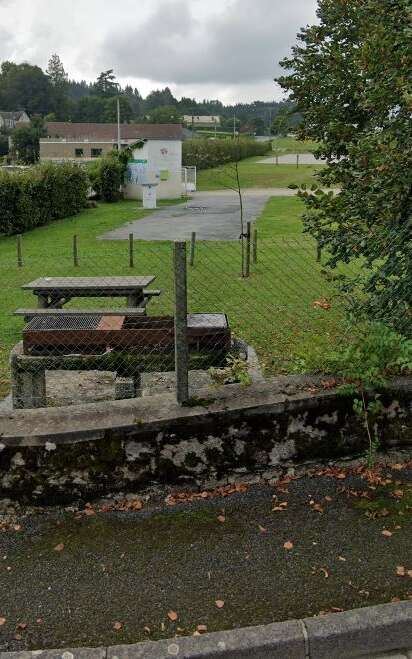 Crocq (Stade municipal) : Aire de pique-nique