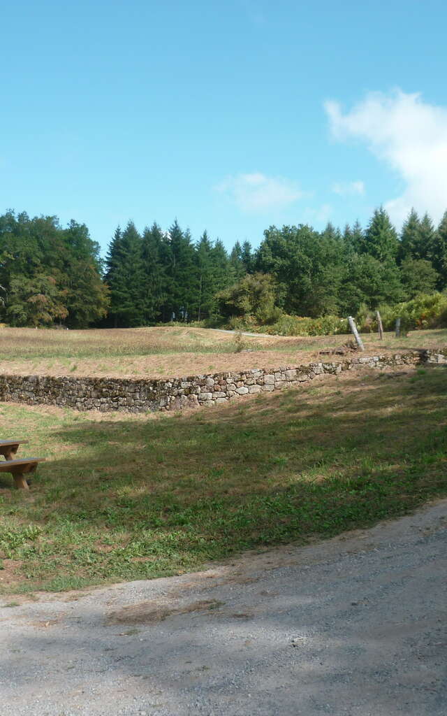 Lupersat (Gioux) : Table de pique-nique