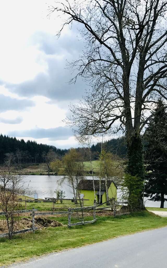 Mainsat (Etang des Portes) : Aire de pique-nique