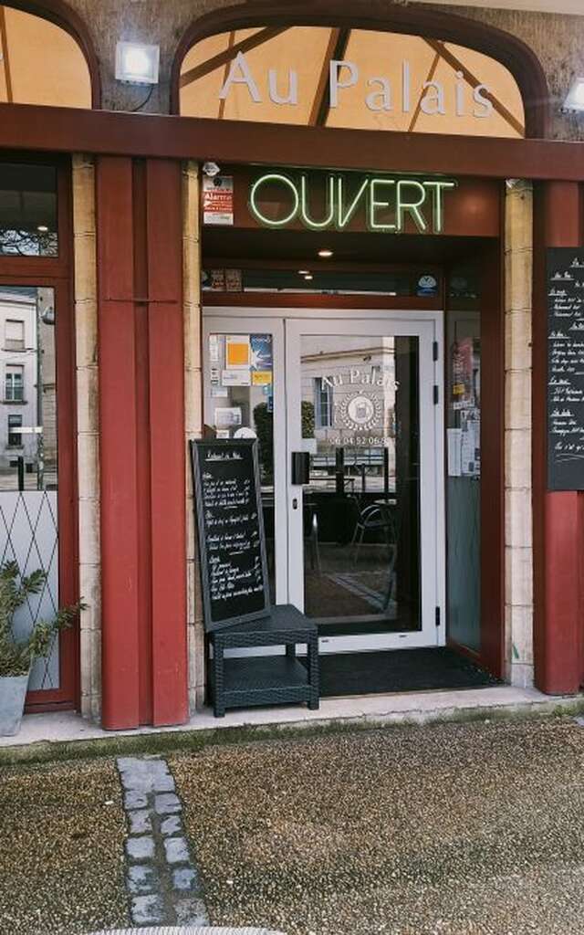 Au Palais