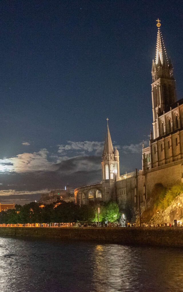 Chapelets aux flambeaux