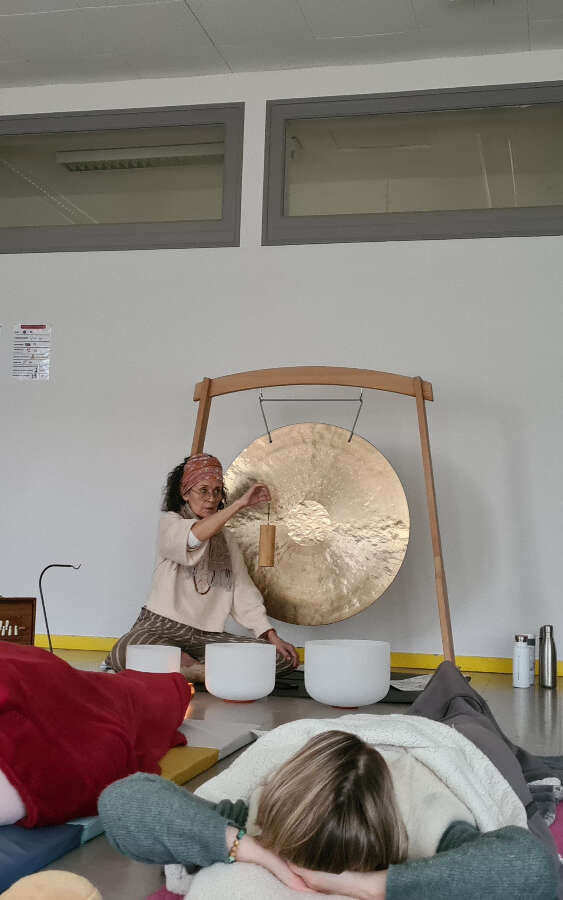 Bain de Gong avec LESLEY