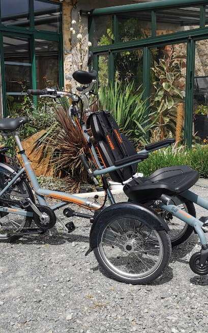 Livraison de vélos pour personnes à mobilité réduite et accessoires en location dans toute la Sarthe