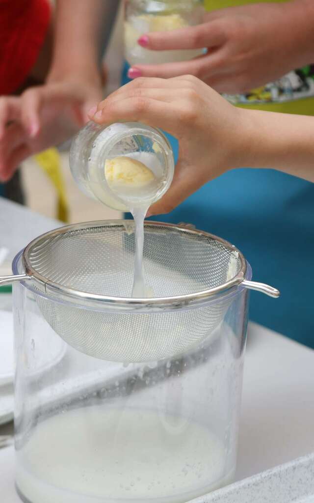 Atelier famille Maître Beurrier à la Cité du Lait