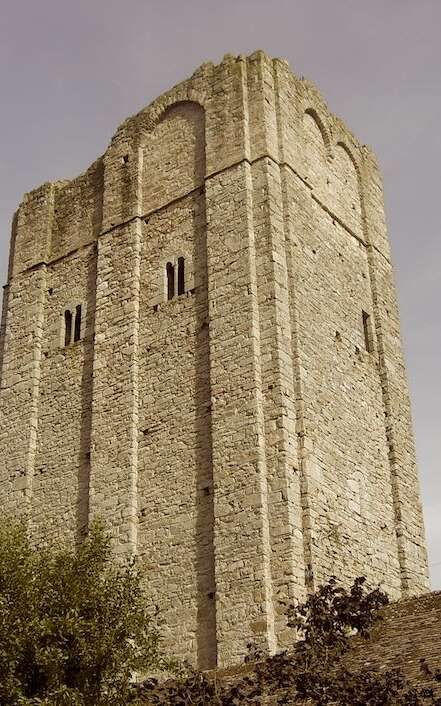 La Tour Médiévale de Château-Chervix