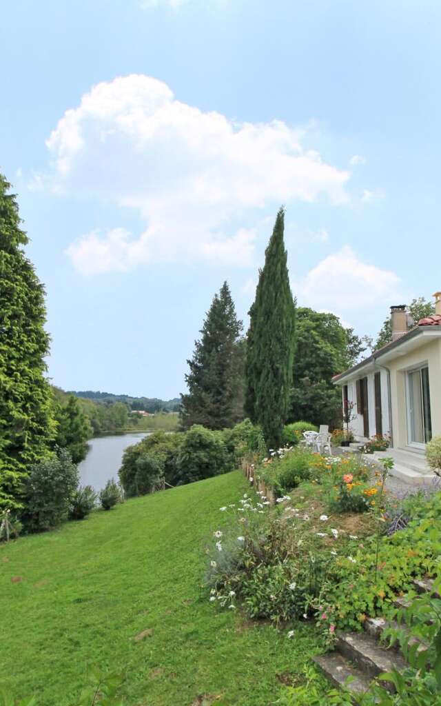 Dominant l'Etang