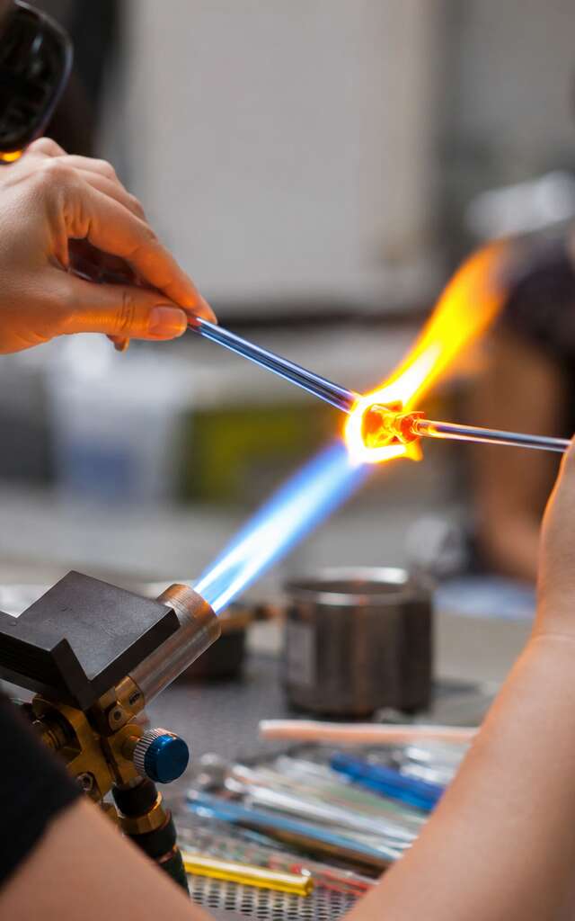 Démonstrations et initiations de verre au chalumeau avec Laetitia Andrighetto