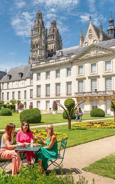 Musée des Beaux-Arts de Tours et son jardin