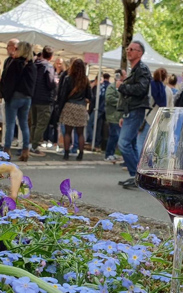 Les vignerons dans la ville