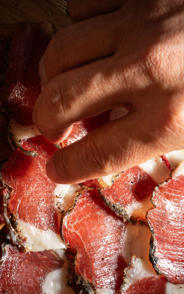 DÉGUSTEZ LA CHARCUTERIE D'UN PRODUCTEUR DE LA RÉGION