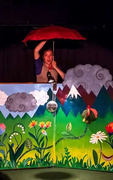 Les tout-petits au spectacle Petit Escargot, où sont tes ailes ?